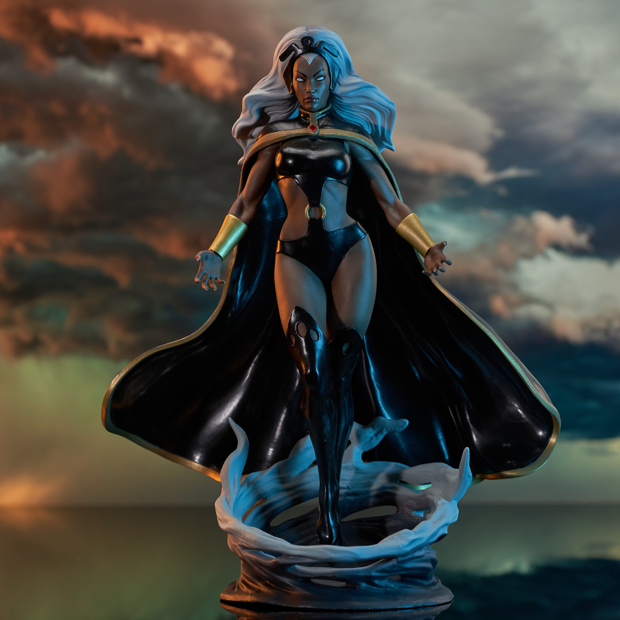 Diamond Marvel Gallery Storm Statue